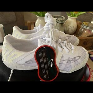 Nfinity vengeance shoe